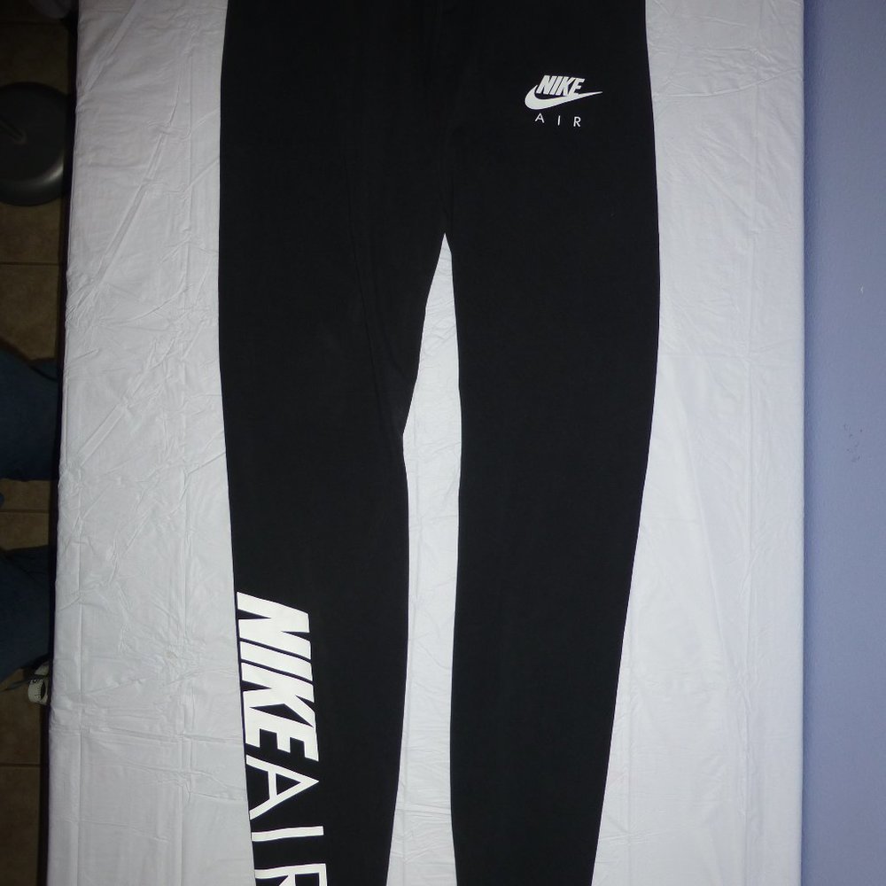 Women Nike Air Fit Tight Black Leggings S NWT